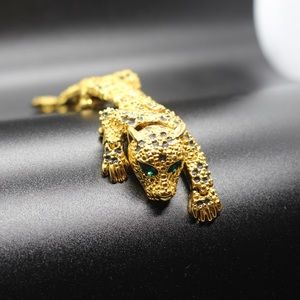 Double Pin Shoulder Brooch